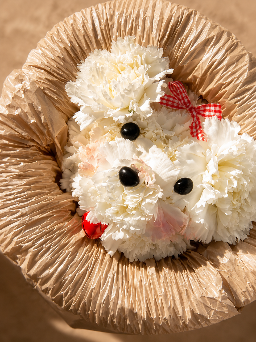 Puppy bouquet with carnation flowers chi tiết 1-1 - hoa sinh nhat cam chuong cun con Flocaa