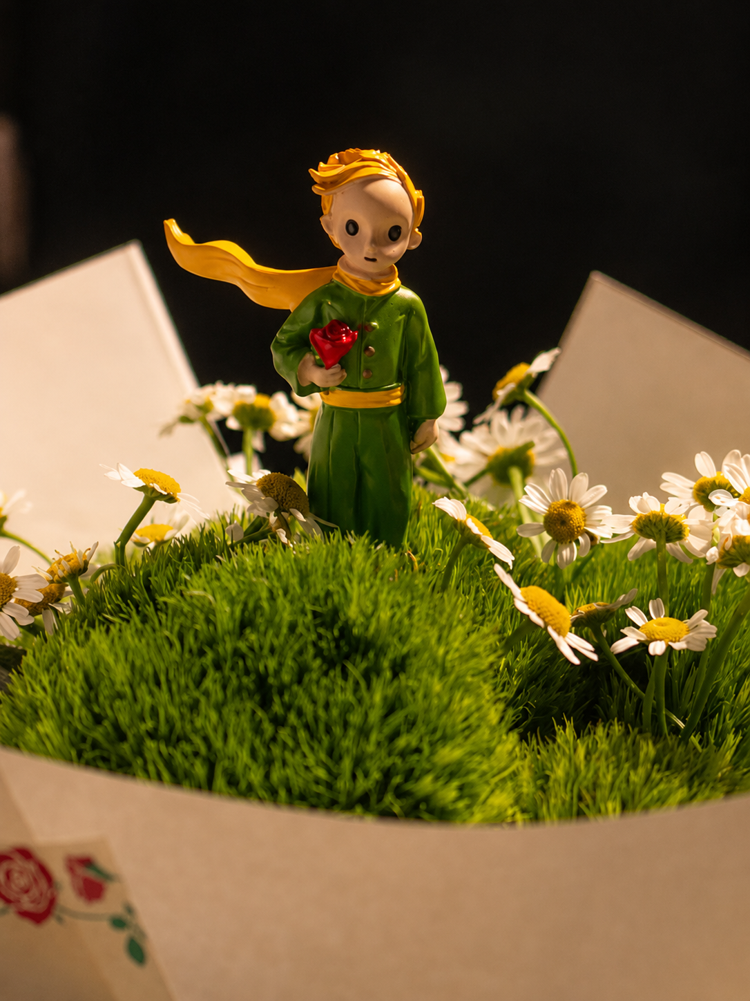 Le Petit Prince Celestial Garden chi tiết 2-1 - hoa sinh nhat dong co co tich Flocaa