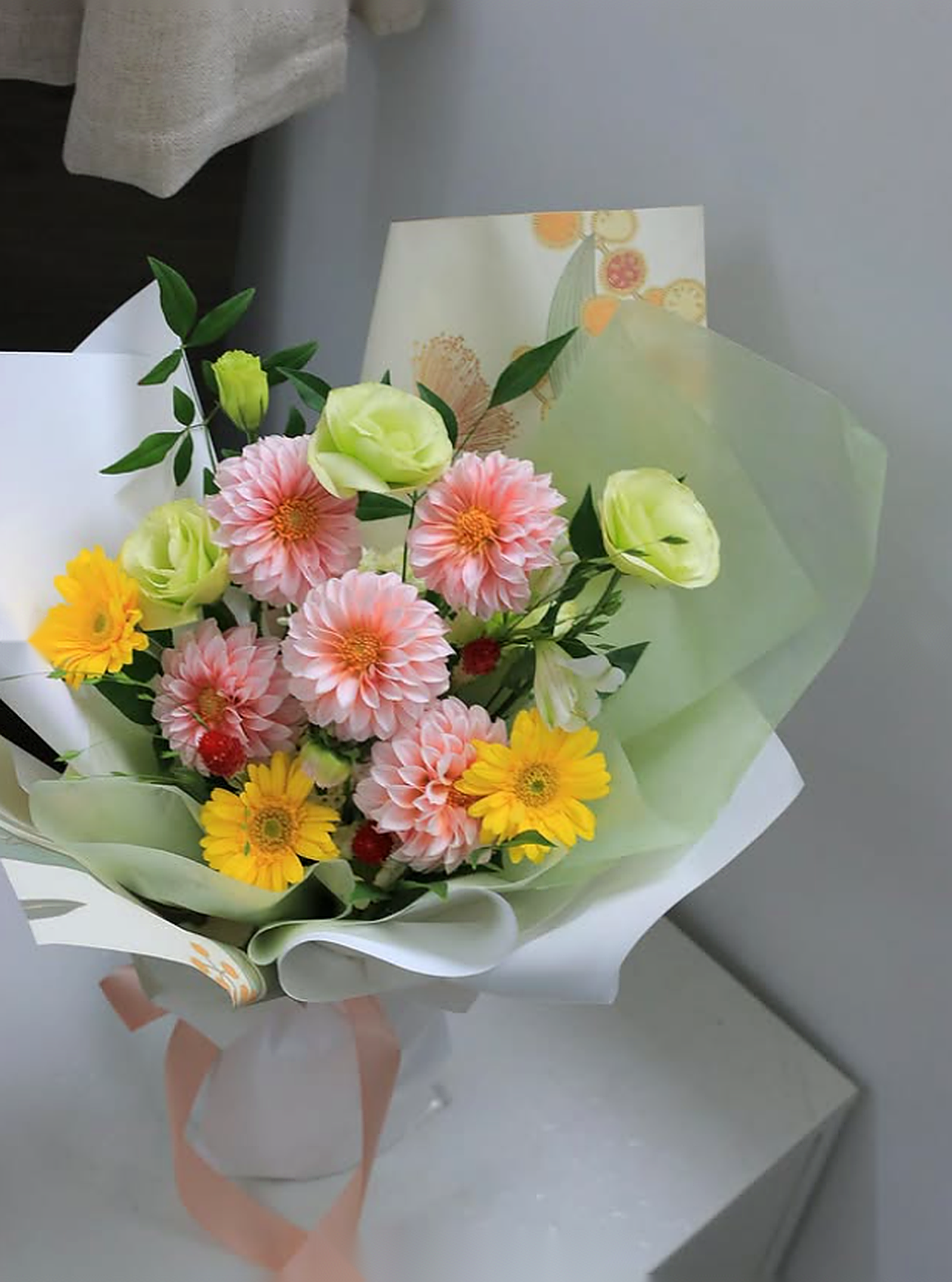 Ignite Your Bloom chi tiết 1-1 - hoa tot nghiep hong vang tuoi Flocaa